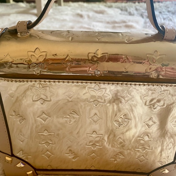 Michael Kors small bucket style bag - Picture 3 of 3